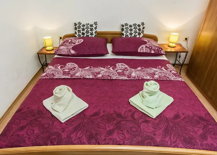 Leut With Spacious Terrace And Sea View 公寓 *