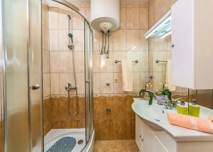 公寓 Leut With Spacious Terrace And Sea View *