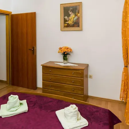 Leut With Spacious Terrace And Sea View *