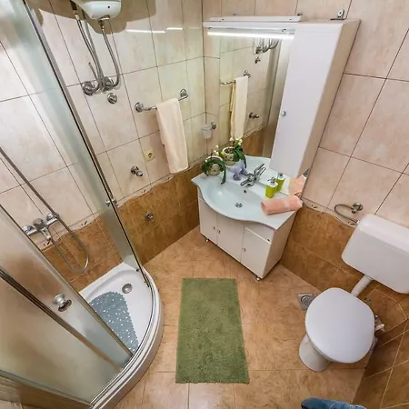 Leut With Spacious Terrace And Sea View *